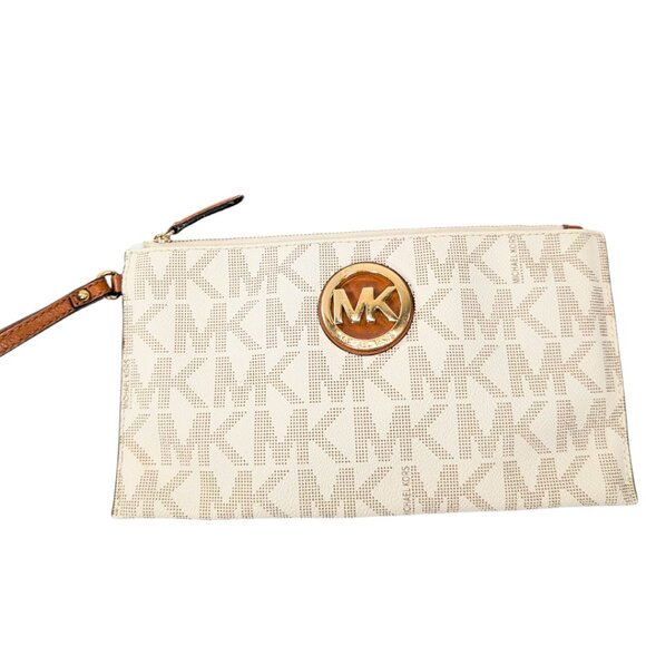 Michael Kors Handbags - Michael Kors White Signature Large Jet Set PVC Wristlet Wallet Pouch